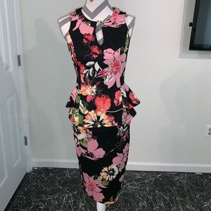 NY&C 7th Avenue Design Studio floral set. Sz:Small